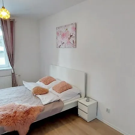 شقة Apartament White Luna Ze Studiem Fitness I Ogrodem يلينيا غورا