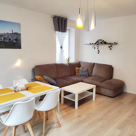 شقة Apartament White Luna Ze Studiem Fitness I Ogrodem يلينيا غورا