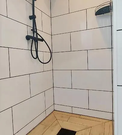 شقة Apartament White Luna Ze Studiem Fitness I Ogrodem يلينيا غورا
